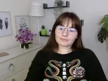 Julie_extasy from Chaturbate