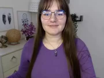 Julie_extasy from Chaturbate