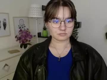 Julie_extasy from Chaturbate