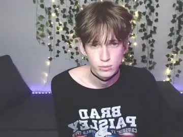 Kaislutx from Chaturbate