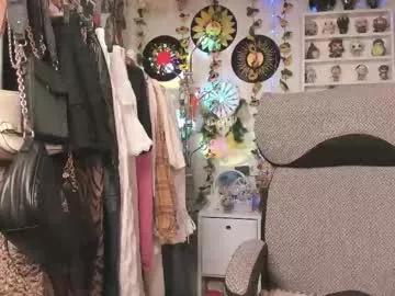 kellyasian from Chaturbate