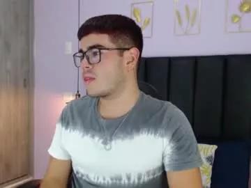 Kevin_cox from Chaturbate