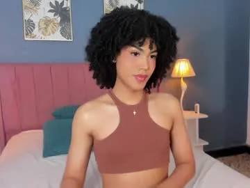 Freechat khloelatina on Chaturbate