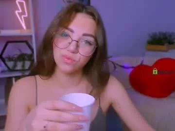 kiki_swan from Chaturbate
