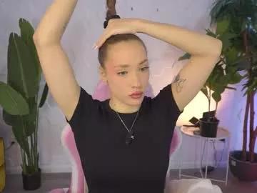 kimmeow_ from Chaturbate