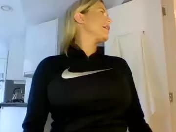 kinkyamber1992 from Chaturbate