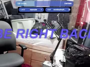 kinkybiguy14 from Chaturbate