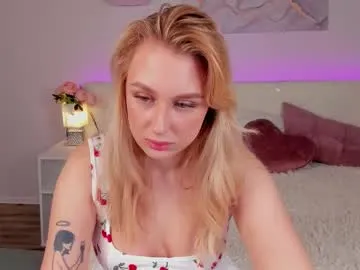 Freechat kiraruiz on Chaturbate