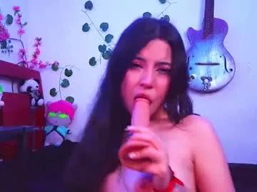 kittyuwu_ from Chaturbate
