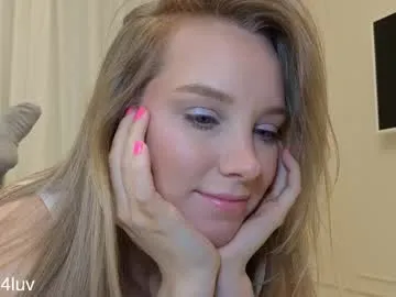 l1n4luv — Hiii, my name Lina !!!! Goal: remove one strap bra  #shy #18 #blonde  #bigboobs [118 tokens remaining]