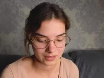 laa_ura from Chaturbate