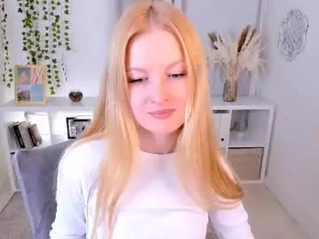 laly_peach from Chaturbate