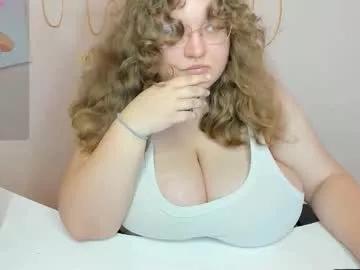 Lannybarrby from Chaturbate