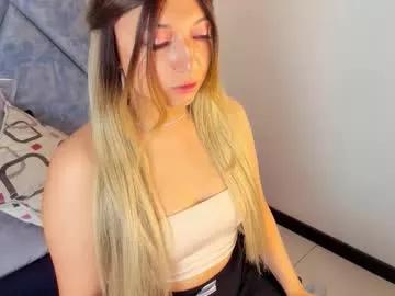 lara_crofftt from Chaturbate