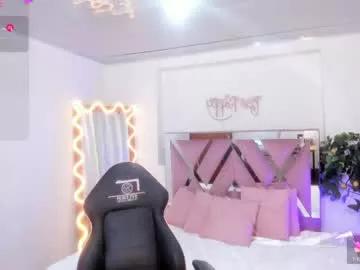 laraa_tay from Chaturbate