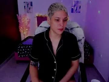 Laura_r23 from Chaturbate