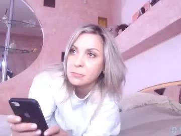 leelooxxx from Chaturbate