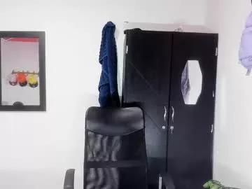 lennonhot4 from Chaturbate