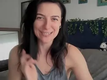 Freechat levity_opossum on Chaturbate