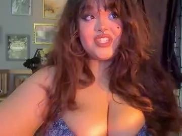 lilalakewood from Chaturbate