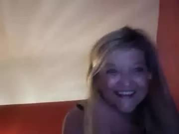 lilblonde412 from Chaturbate