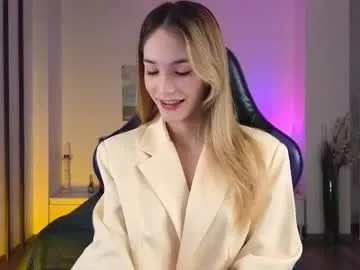 Freechat lilcatalia on Chaturbate