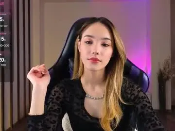 Freechat lilcatalia on Chaturbate