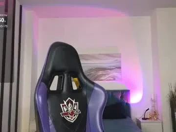 Freechat lilcatalia on Chaturbate