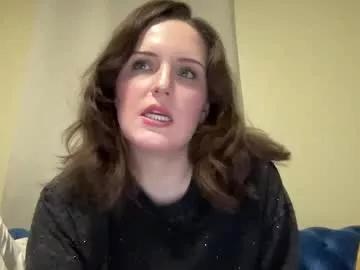 lillyadams222 from Chaturbate