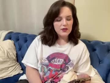 lillyadams222 from Chaturbate