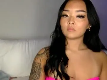 Freechat lilypowpow on Chaturbate