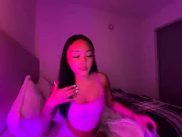 Freechat lilypowpow on Chaturbate