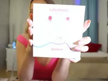 little_heart_andreea from Chaturbate
