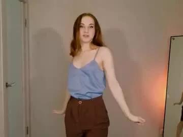 little_pretty_woman from Chaturbate
