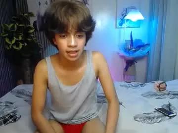 lluv_trix from Chaturbate