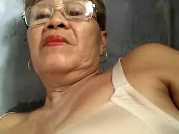 lolamommie from Chaturbate