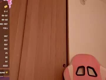 lollypetitte_ from Chaturbate
