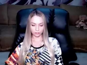 Lovellymalina from Chaturbate