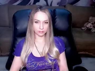 Lovellymalina from Chaturbate