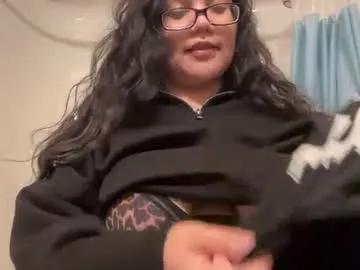 Lovelykatiebabe from Chaturbate