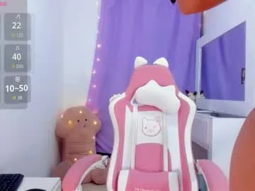 Freechat lovelyy_nina on Chaturbate