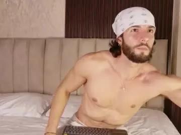 Luciano_ferrer from Chaturbate
