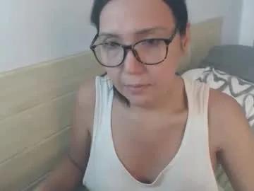 Luckyisa from Chaturbate