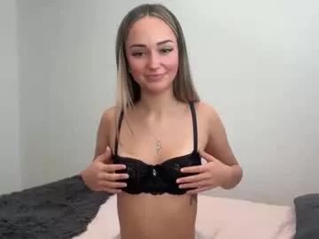 luvlivvyy from Chaturbate