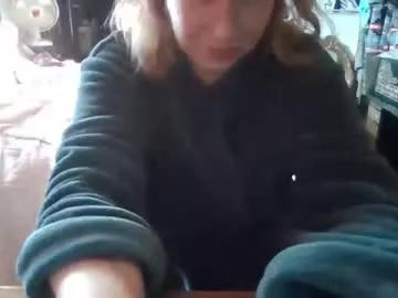 luxuriousuburbawife from Chaturbate
