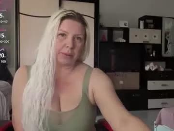 luxury_white from Chaturbate