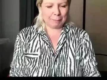 luxury_white from Chaturbate