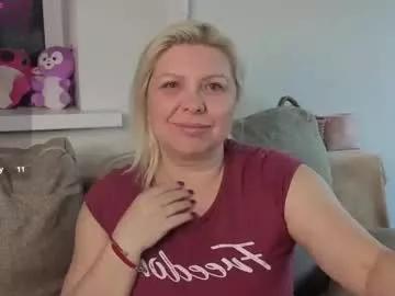 luxury_white from Chaturbate