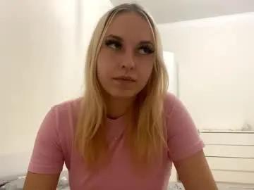 Luzcawthron from Chaturbate