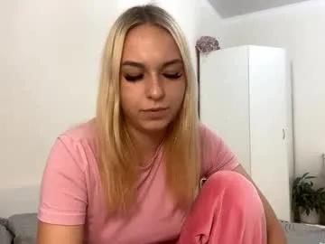 Luzcawthron from Chaturbate